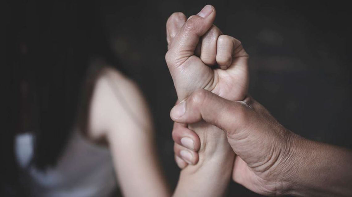 Ministro de Seguridad cordobés admite que la policía considera la violencia intrafamiliar “imposible de prevenir”