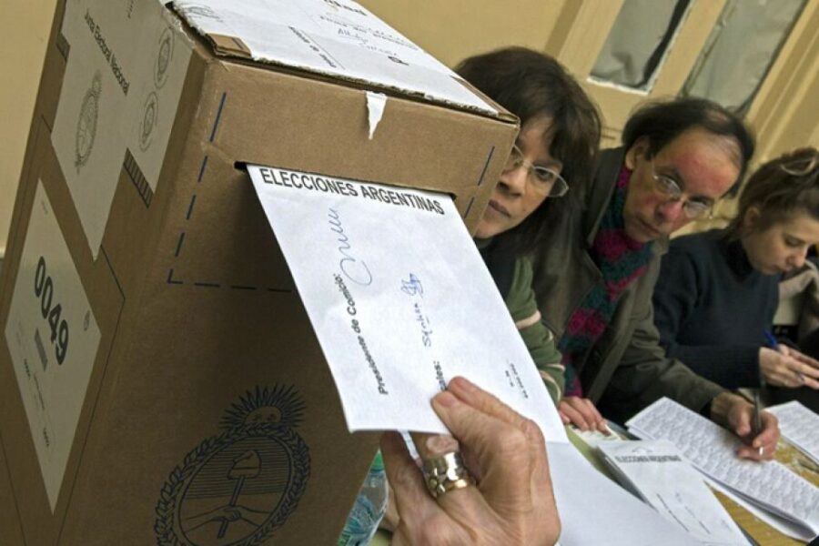 Indecisión en masa: 40% de argentinos sigue sin definir su voto entre voto útil y desencanto