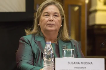 La embajadora judicial Medina de Rizzo, en la mira por ausencias, gastos y directivas poco claras