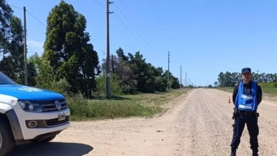 Operativo en Santa Eloísa: secuestran camión Ford F-350 con cajones de naranjas robadas y detienen a dos hombres