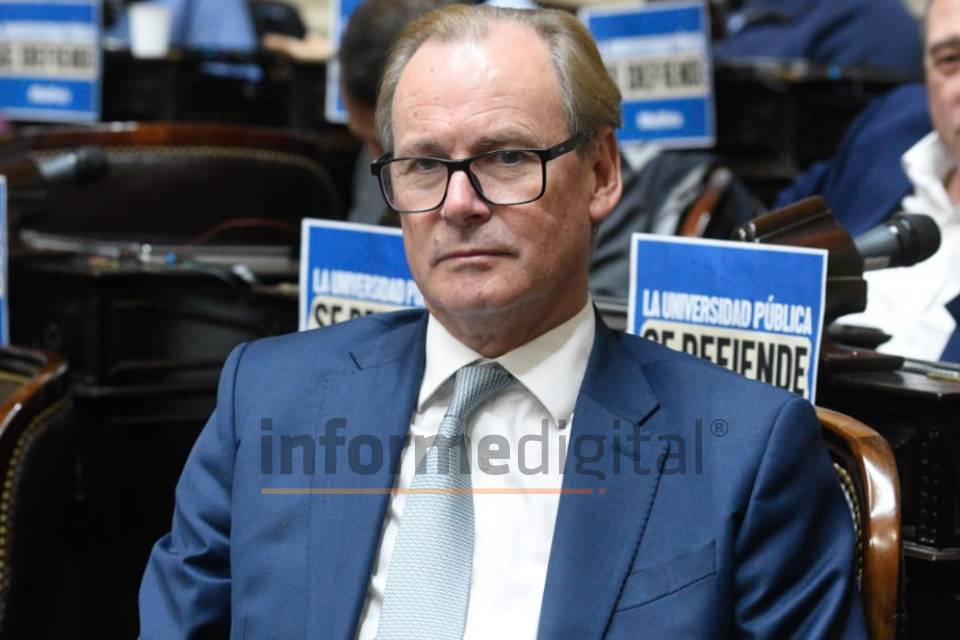 Bordet dice que no hay mensajes directos que lo involucren con la corrupción