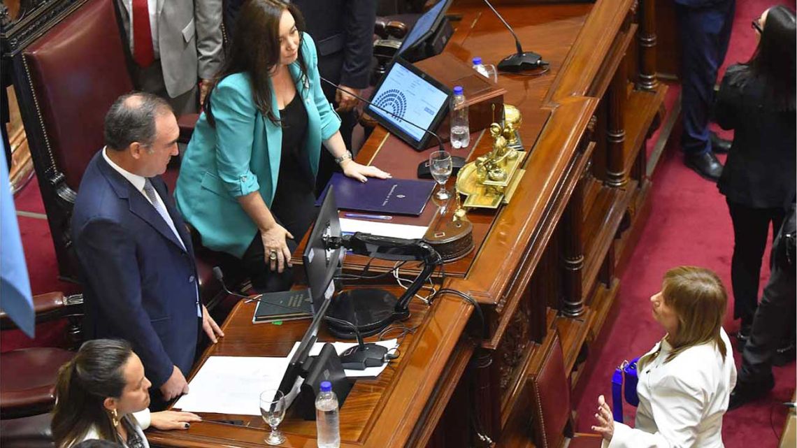 El éxito de no poder parar: el oficialismo capitaliza una inercia política imparable