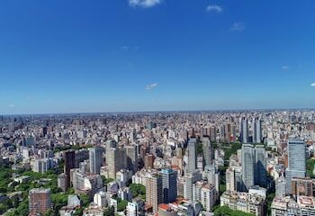 Cuáles son las provincias que disponen de más fondos por habitante sumando recursos propios y envíos del gobierno nacional