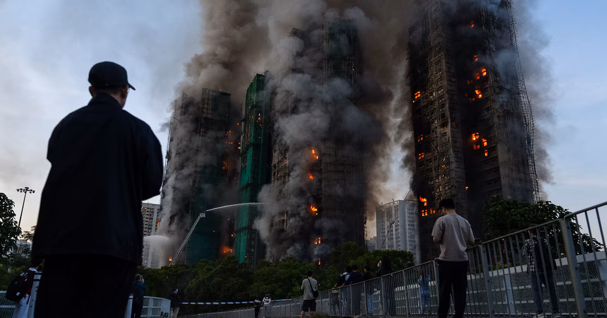 Denuncian corrupción y negligencias en seguridad tras el incendio más mortífero en décadas en Hong Kong