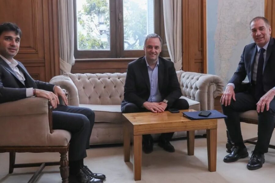 Santilli se reúne con gobernadores y pone a prueba su poder de negociación: viaja a dos provincias