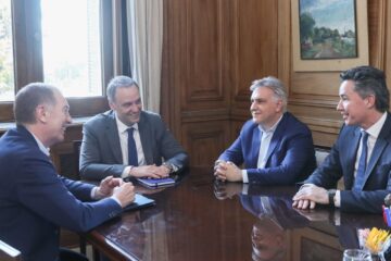 El Gobierno recibió a los gobernadores de San Juan y Córdoba: la negociación por el apoyo al Presupuesto y las reformas en el Congreso