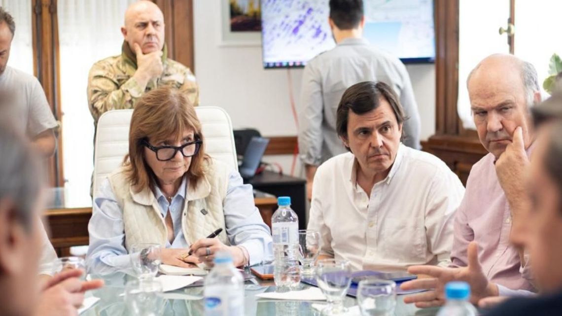 Tras reclamos, Bullrich anunció $1.900 millones para los damnificados por las inundaciones