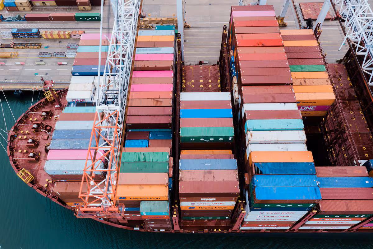 Tomógrafos y tractores: los bienes importados copan el país