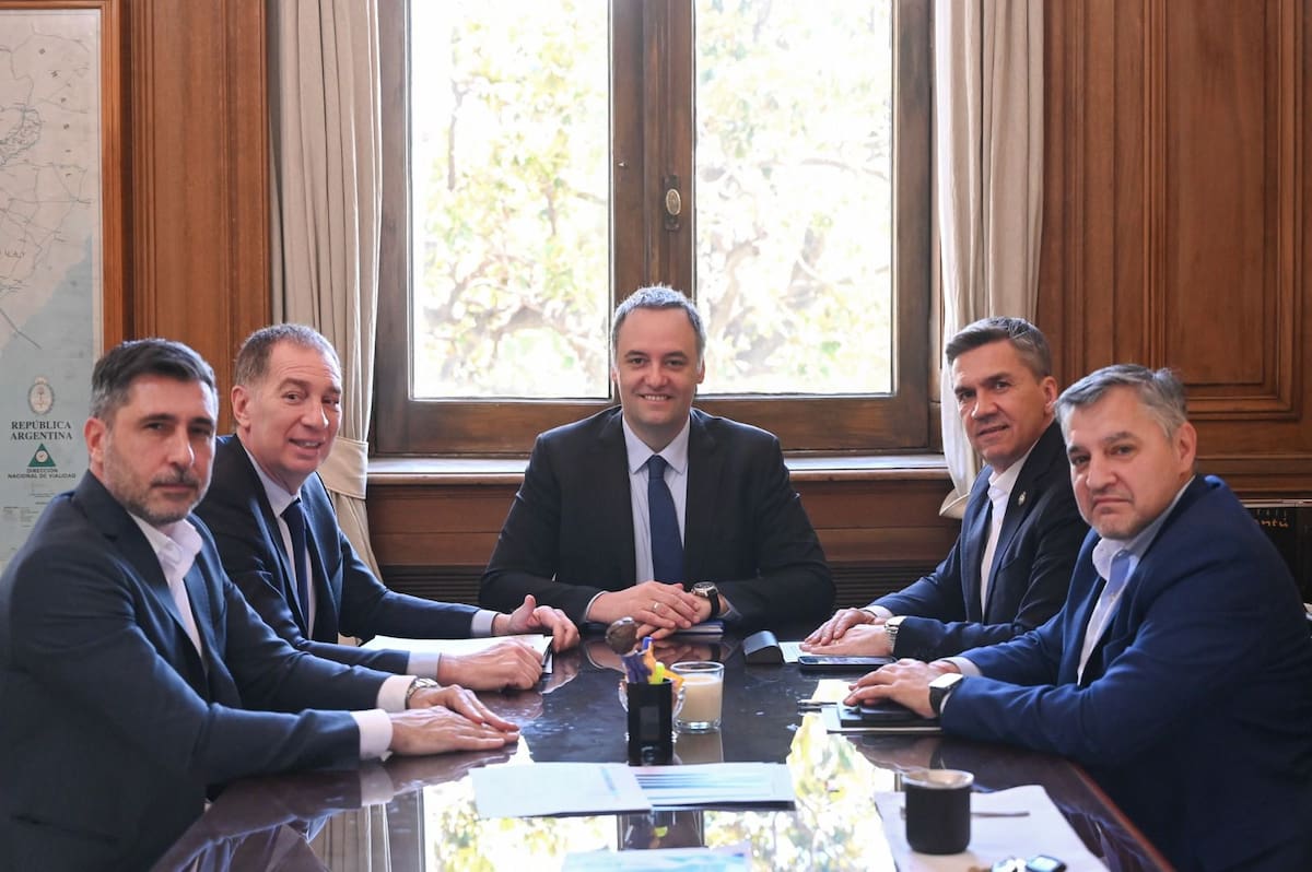 Busca apoyo. Con Zdero y Weretilneck, el Gobierno retoma las reuniones con gobernadores de cara al Presupuesto y las reformas