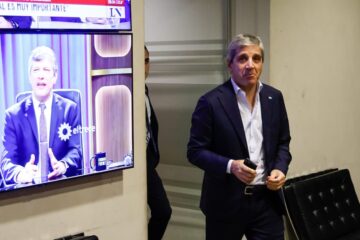 Presupuesto y reformas. Luis Caputo se sumó a la mesa política para definir la estrategia parlamentaria