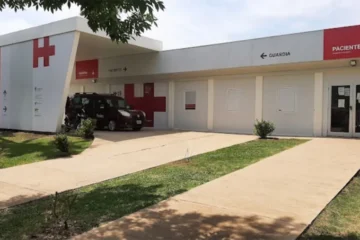 Grave choque en Colón: la funcionaria policial Mónica Martínez permanece internada en estado crítico