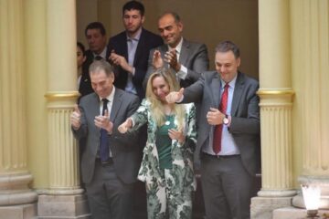 Ceremonia en el Senado: Villarruel les tomó juramento a los nuevos legisladores con Karina Milei en el palco