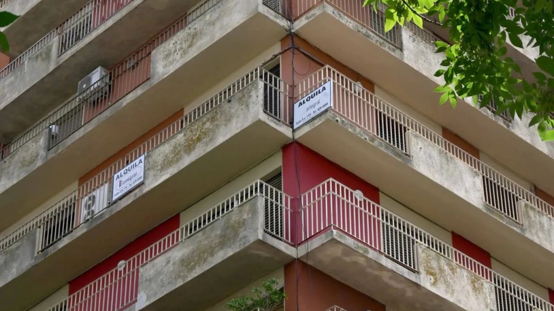 El Salario Mínimo Vital y Móvil de noviembre cubre el 64,4% del alquiler de un departamento en CABA