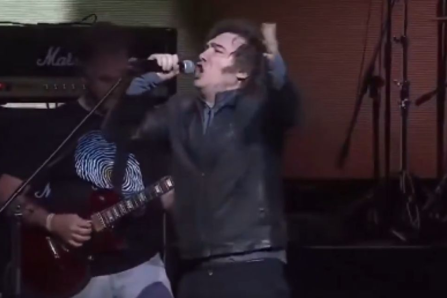 Milei comparte video cantando ‘Libre’ como homenaje a la caída del Muro de Berlín