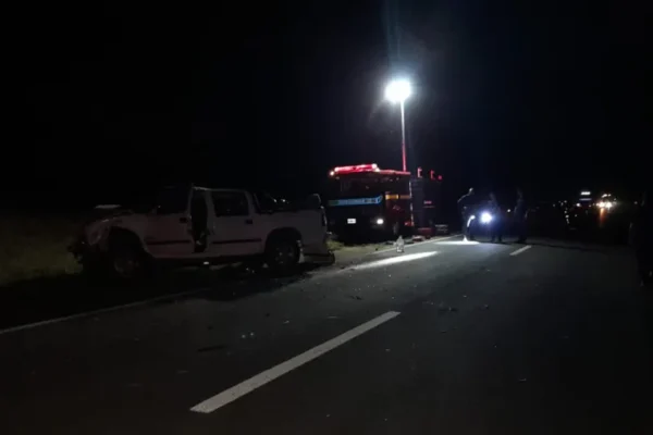 Tragedia vial en Gualeguay: murió la acompañante de una camioneta tras chocar con un tractor en la RN12