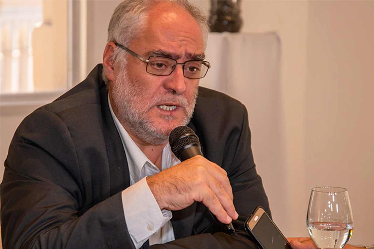 Cullen asume la defensa de Sergio Urribarri tras la salida de Burlando