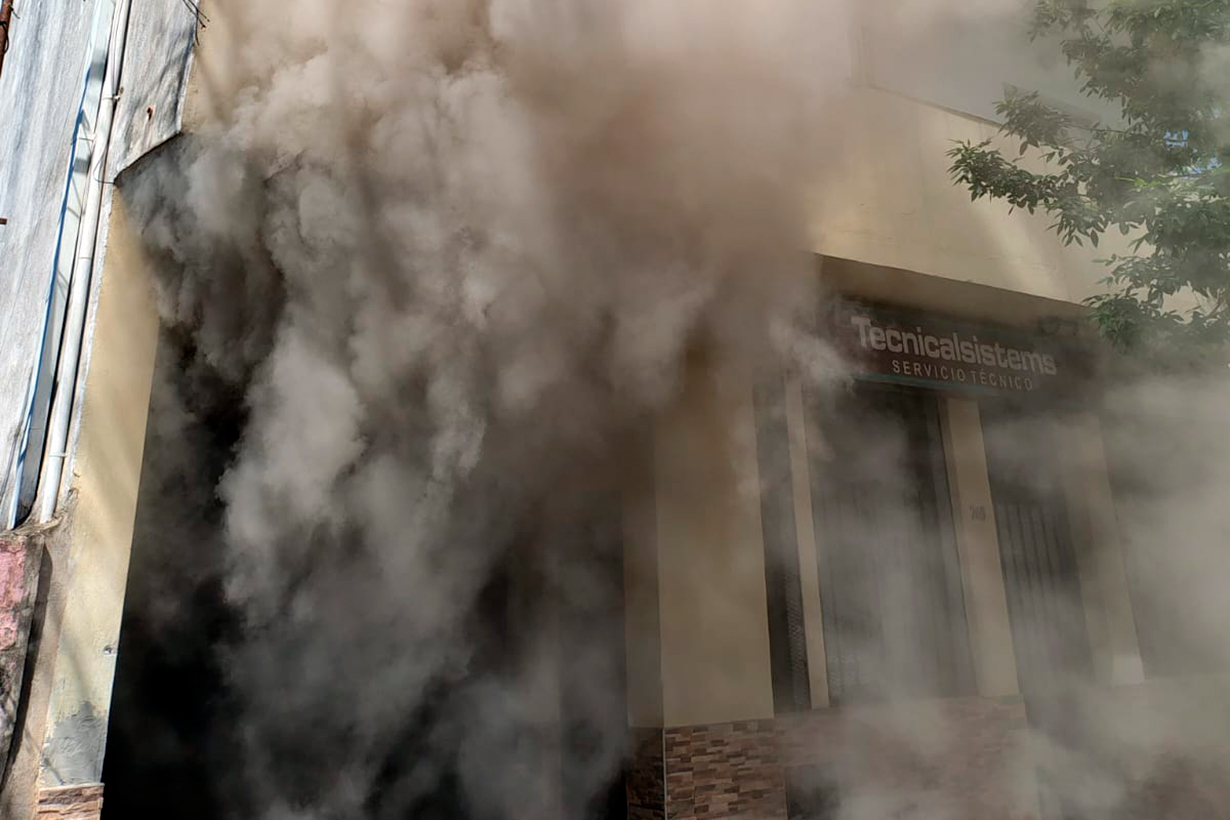 Incendio en edificio menor en avenida San Lorenzo de Concordia