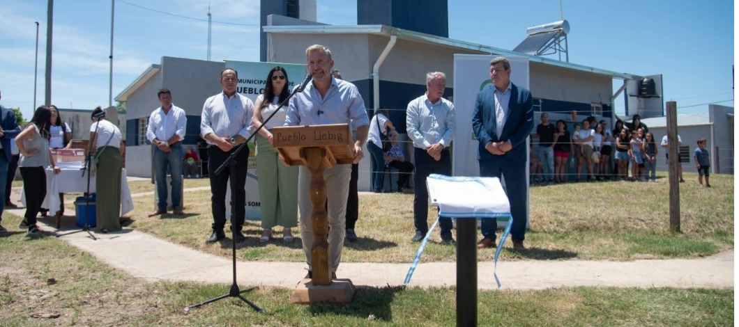 Frigerio inauguró viviendas y un nuevo centro de salud en Pueblo Liebig y garantizó la reactivación de obras en Colón