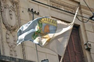 Mientras Arévalo llama a evitar expulsiones y pide unidad, el PJ Concordia destituye a su presidente