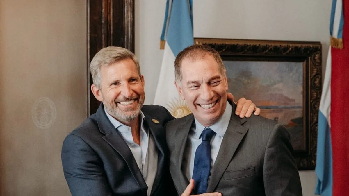 Diego Santilli debutó como ministro del Interior: viaje a Entre Ríos y foto con Rogelio Frigerio