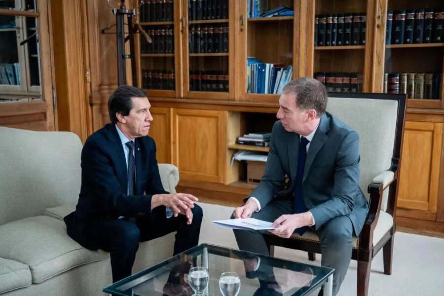 Diego Santilli recibió en la Casa Rosada al gobernador de Jujuy, Carlos Sadir