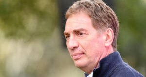 Manuel Adorni y Diego Santilli iniciaron contactos con gobernadores para avanzar en las reformas