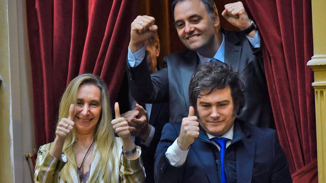 El Gobierno arma una lista corta para extraordinarias y, por ahora, concentrará la agenda en diciembre