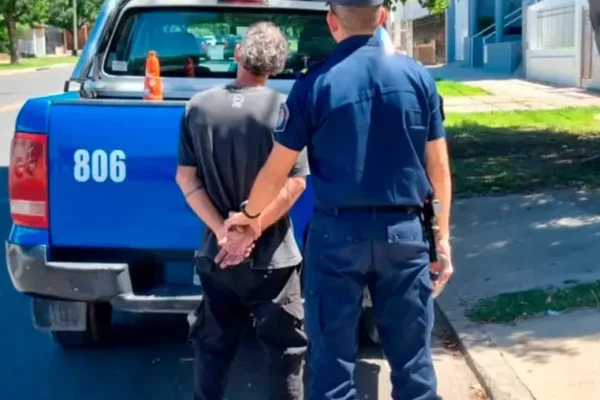 Alerta en Paraná por violencia de género: mujer de 45 años denuncia haber sido encerrada y golpeada; ex pareja detenido