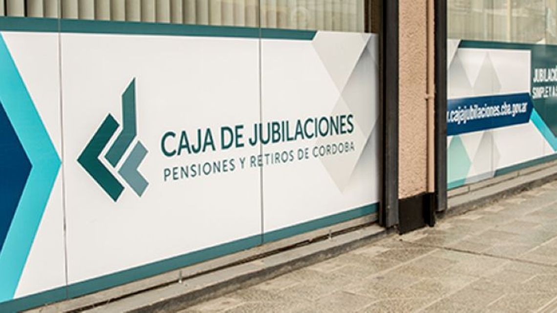 Córdoba: por qué la Provincia pagó menos a algunos jubilados provinciales en diciembre y qué reclaman