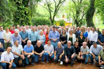 Passalacqua recibió a intendentes y reconoció: “Fue un año duro para todos, durísimo”