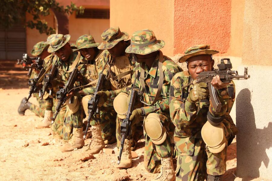 Nigeria confirma liberación de estudiantes tras ataque a internado católico; presión sobre el gobierno por seguridad