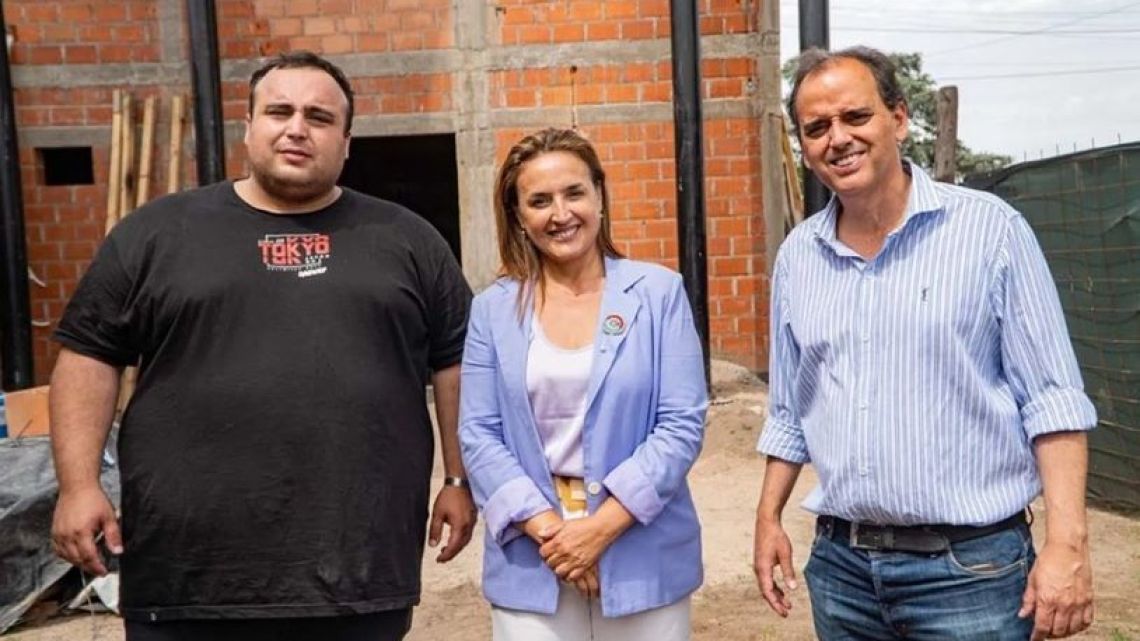 Sin invitación oficial, funcionarios provinciales y municipales siguieron el arribo de los F-16 ‘entre la gente’