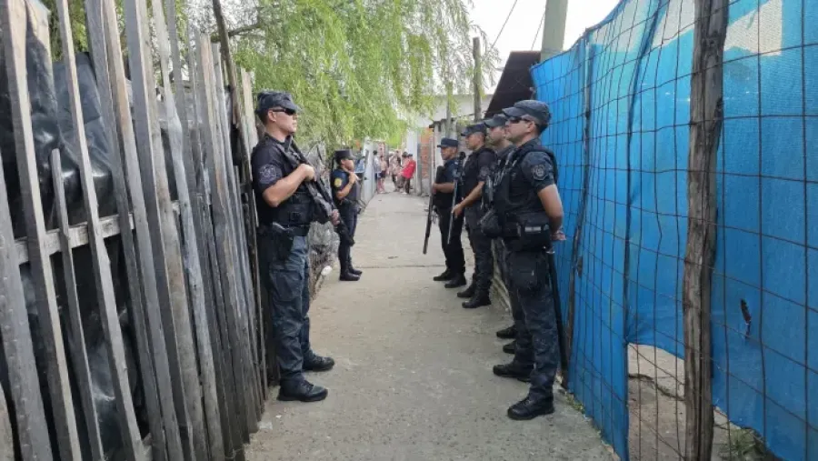 Allanamientos en Villa Busti de Concordia: secuestran 60 g de cocaína, recuperan objetos robados y detienen a un hombre