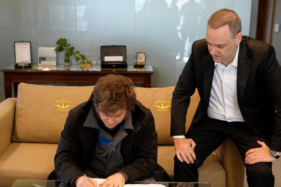 informe privado: proyecto oficial reduce 38% costos no salariales; PxQ: mejora resultados, advierten bloqueos y despidos