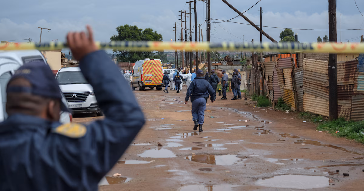Al menos 9 muertos y 10 heridos tras tiroteo con AK-47 en un bar de Sudáfrica