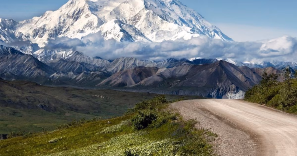 Las Siete Cumbres: desafío extremo que divide a montañistas y enciende debate político sobre turismo y riesgo