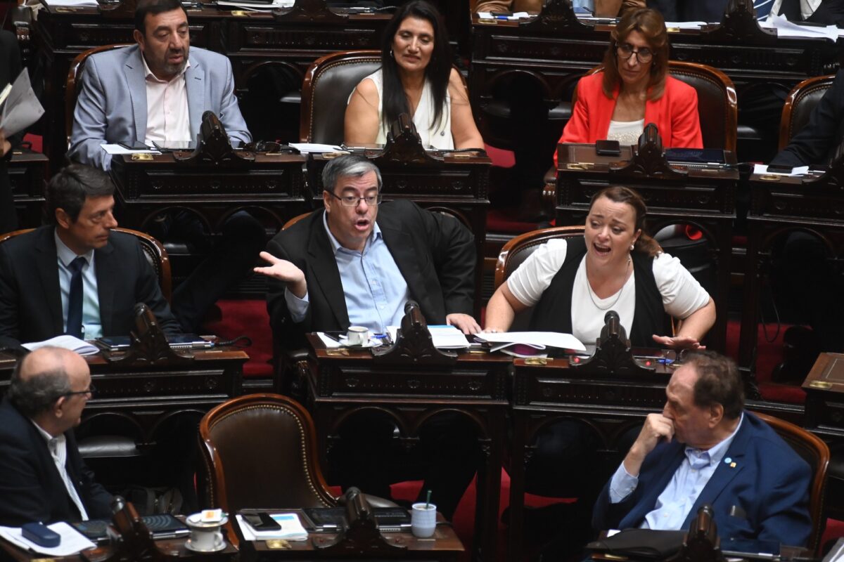 “Que no se vaya nadie más”: el peronismo se abroquela para evitar nuevas fugas