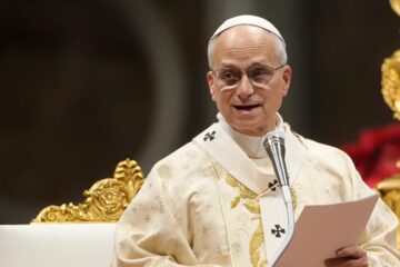 Gesto humanitario del papa León XIV: envió tres camiones a Ucrania para acompañar a familias que sufren