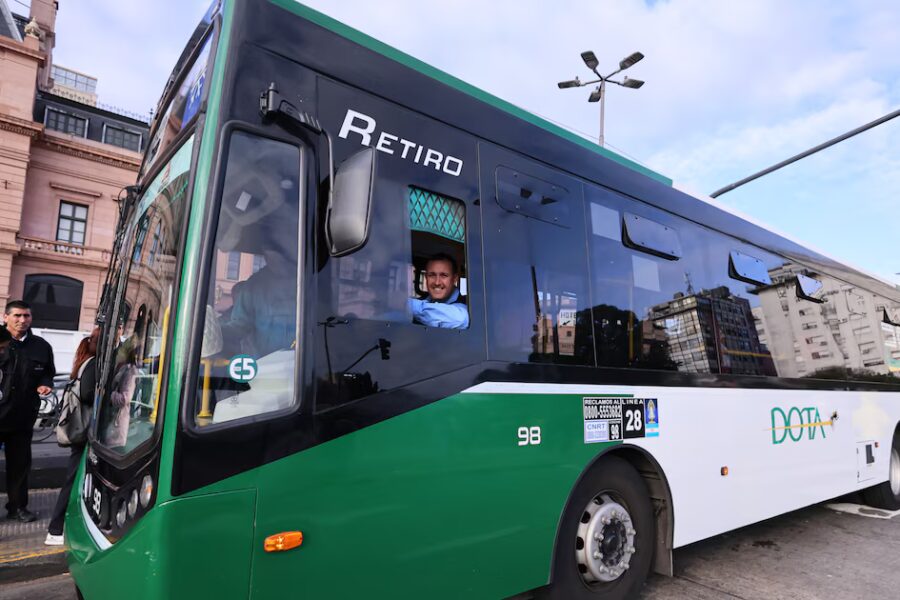 Aumentan colectivos, subtes y peajes: en CABA será 2% más inflación; en provincia la suba será mayor por tasa adicional