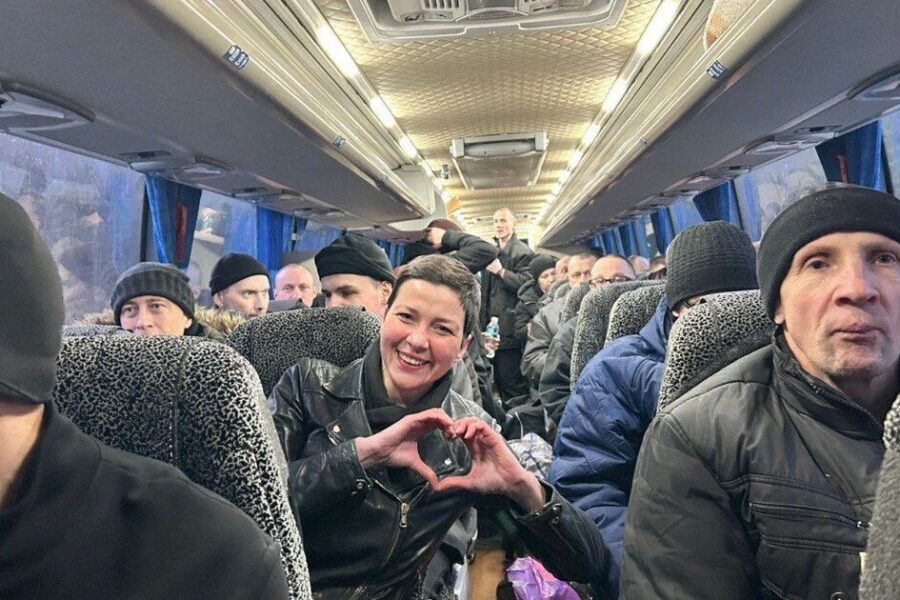 Ucrania recibió a 114 presos políticos bielorrusos liberados por el régimen de Lukashenko