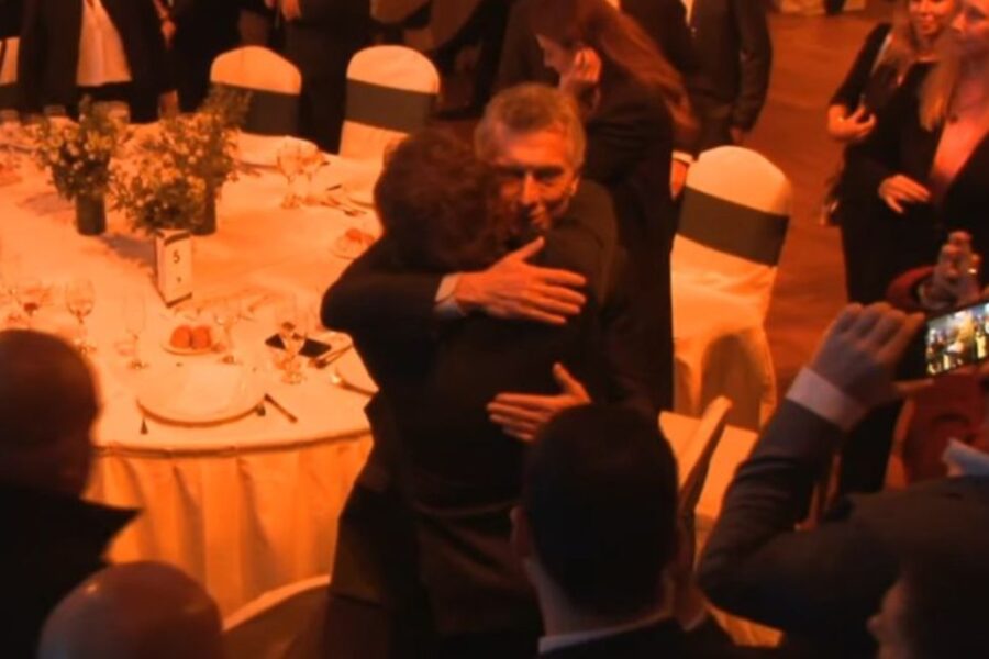 Qué dicen las últimas encuestas sobre la relación entre LLA y el PRO