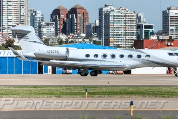 Medina de Rizzo realizó 60 viajes internacionales en años recientes; cinco a España y Colombia en vuelos privados