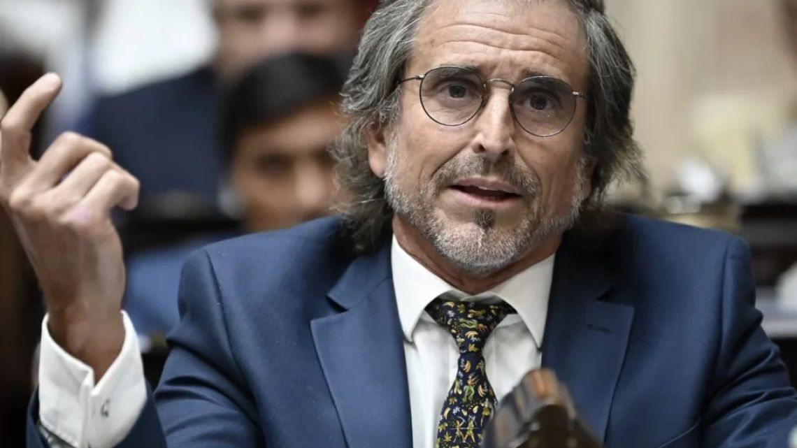 Benegas Lynch tildó de “desagradecido e imbécil” a quien busque carrera política fuera del plan de Milei