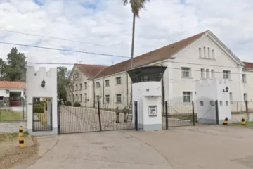 Soldado denuncia robo de pistola y agresión por dos encapuchados en la Base Aérea Paraná; investiga la Justicia Federal