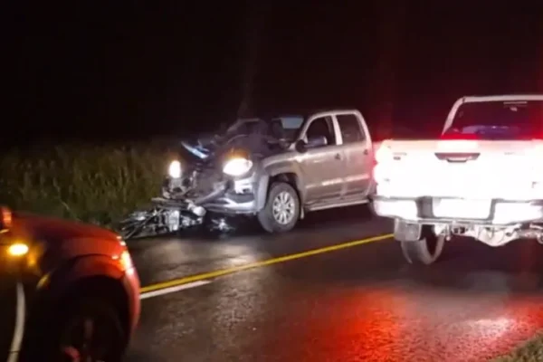 Tragedia en la ruta provincial 32: dos jóvenes de Crespo murieron tras ser arrollados por una camioneta