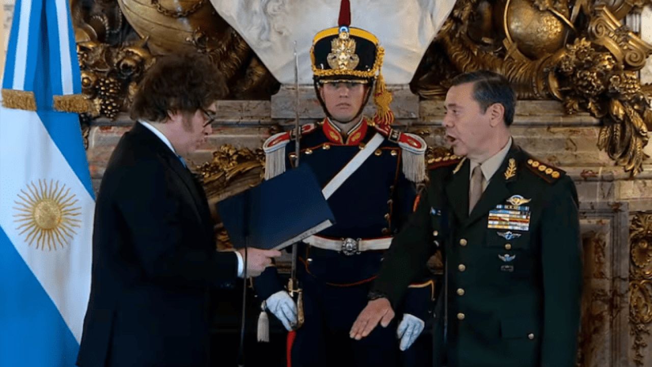 Presti asume en Defensa entre críticas de la UCR y polémica por foto falsa del Falcon verde