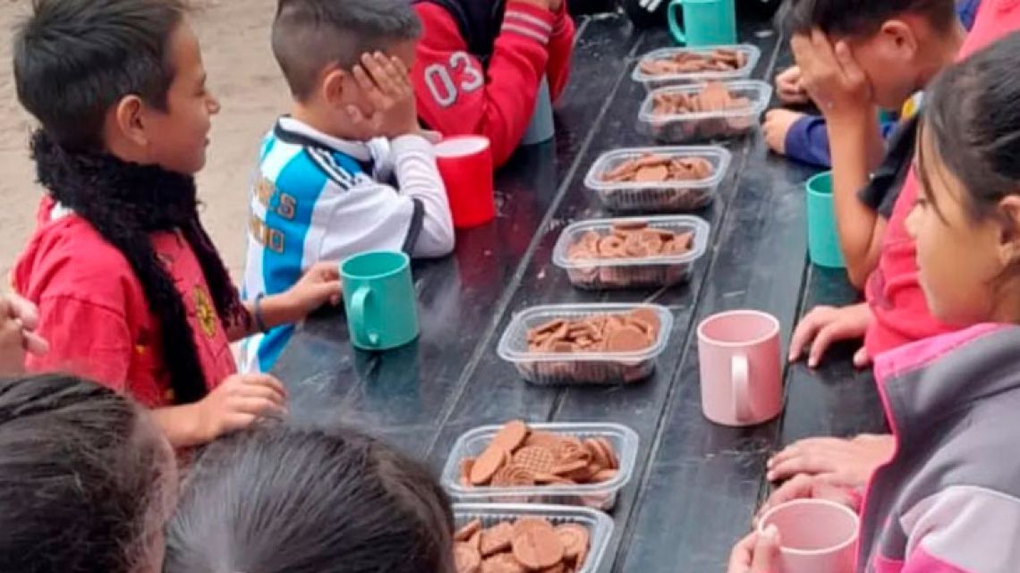 Informe de la UCA: 18% sufre inseguridad alimentaria y 27% tiene problemas de salud mental en Argentina