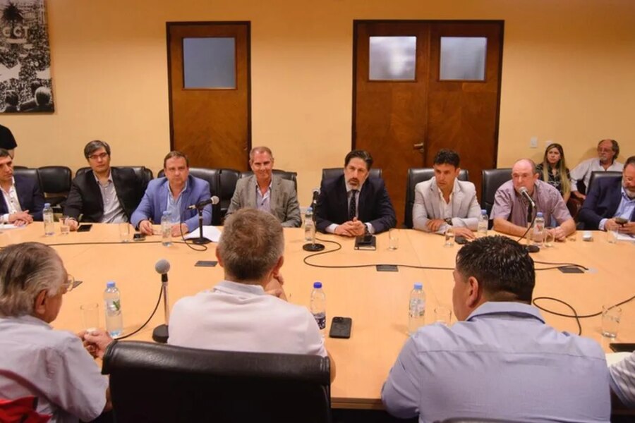 La CGT se reunió con diputados del PJ y llamó a movilizarse contra la reforma laboral