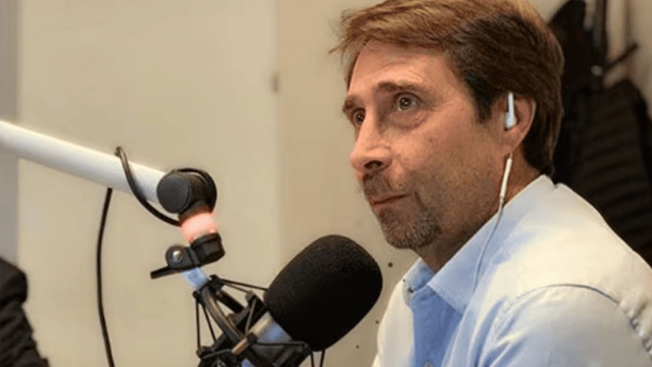 Feinmann arremete contra el tribunal de la Causa Cuadernos por retirarse en la feria y carnaval: “Son de cuarta”