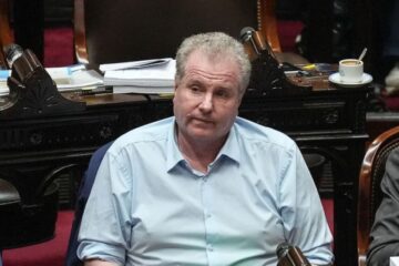 Milman denunció antisemitismo durante la asunción de diputados y exigió regular las juras